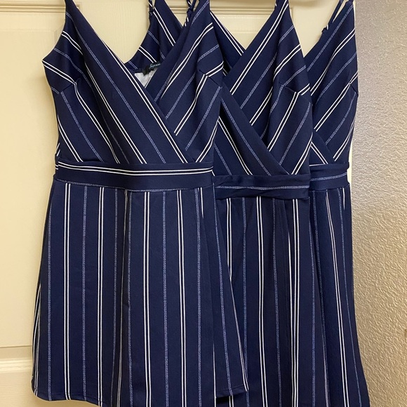 Sale Boutique v neck romper - Picture 2 of 9